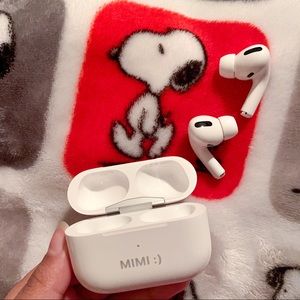 BRAND NEW AIRPOD PROS ! Original box & accessories